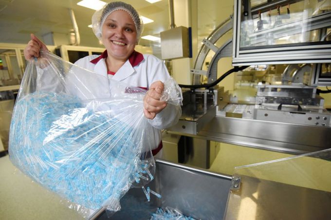 18 миллионов шприцев в месяц. На окраине Гомеля работает производство мирового уровня