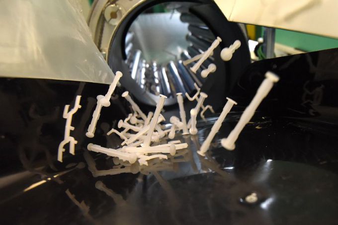 18 миллионов шприцев в месяц. На окраине Гомеля работает производство мирового уровня