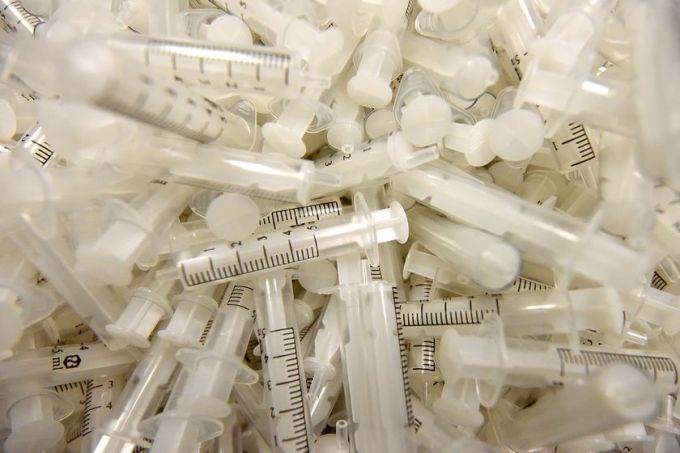 18 миллионов шприцев в месяц. На окраине Гомеля работает производство мирового уровня