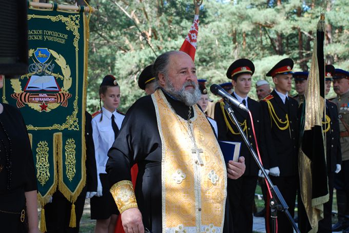 В последний путь с воинскими почестями. В Старых Дятловичах перезахоронили останки красноармейцев