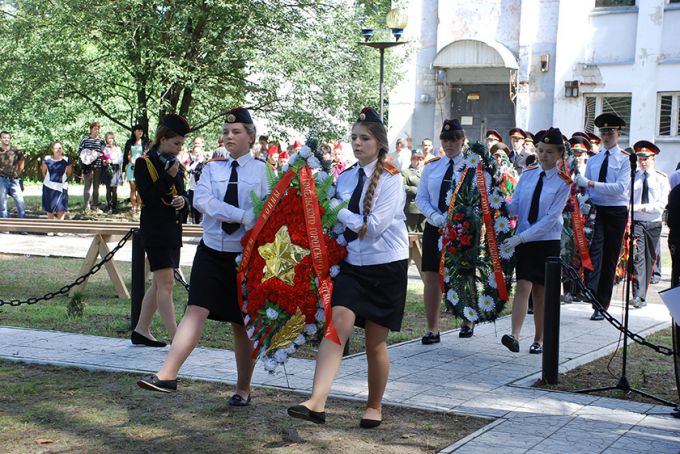 В последний путь с воинскими почестями. В Старых Дятловичах перезахоронили останки красноармейцев