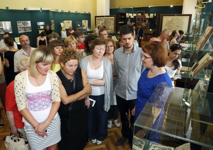 Таямніцы старых пераплётаў. Трактат настаўніка Францыска Скарыны дэманструецца на выставе ў Новым замку ў Гродне