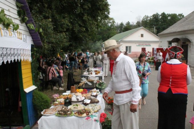 У Слонiмскiм раёне праходзіць свята: "Дзень добры, суседзі"