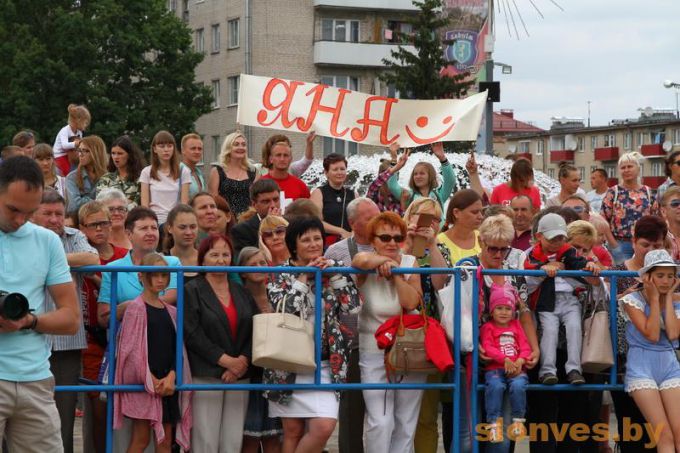 С парада невест в... Париж отправится победительница слонимского парада невест