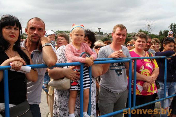 С парада невест в... Париж отправится победительница слонимского парада невест