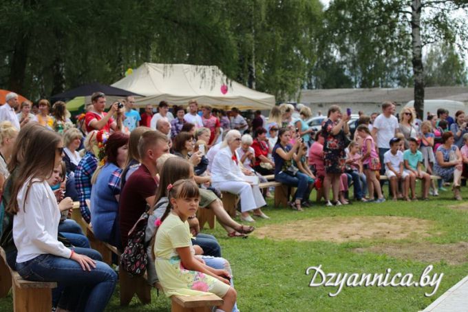 Цветочная феерия. На Щучинщине прошел юбилейный фестиваль цветов