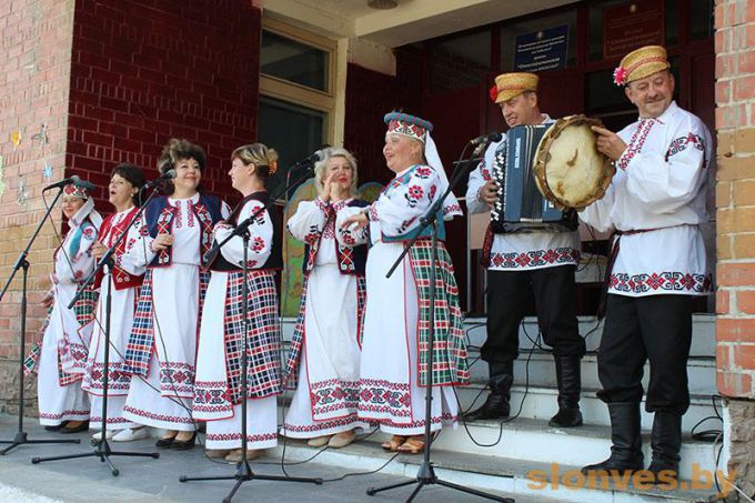 Медово-яблочный аромат: праздник пасечника и садовода прошел на Слонимщине