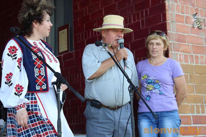 Медово-яблочный аромат: праздник пасечника и садовода прошел на Слонимщине