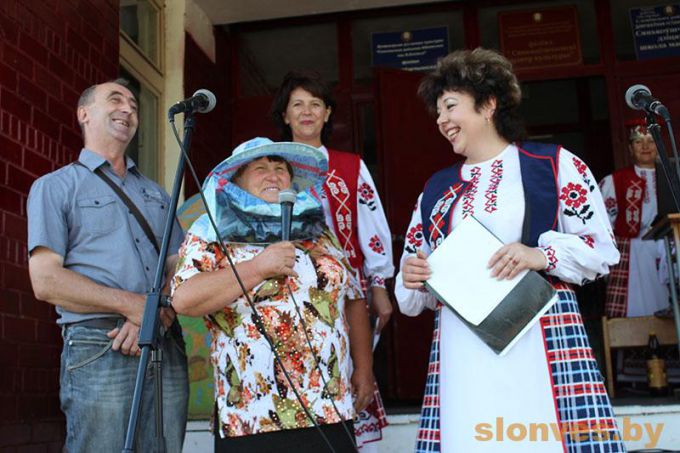 Медово-яблочный аромат: праздник пасечника и садовода прошел на Слонимщине