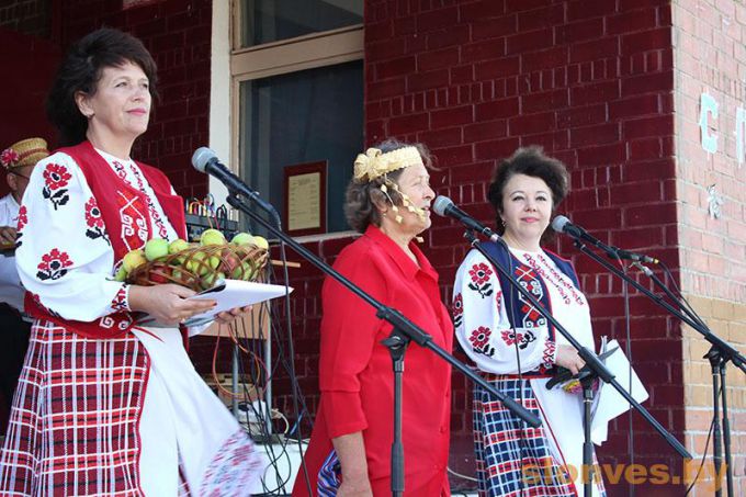 Медово-яблочный аромат: праздник пасечника и садовода прошел на Слонимщине