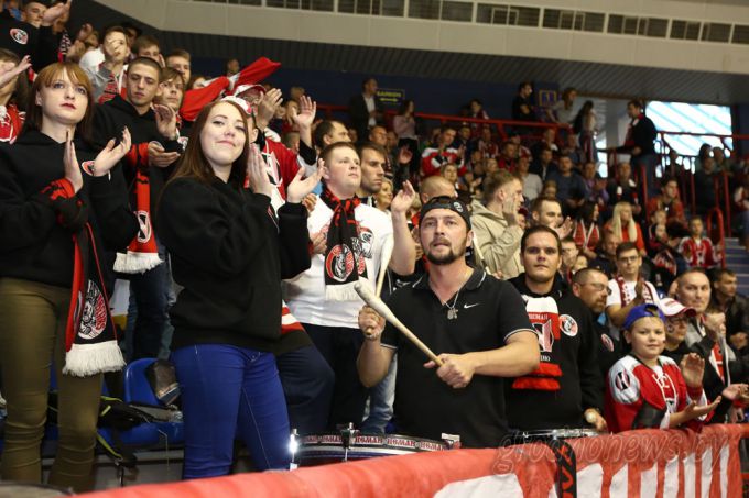 Битва характеров: «Неман» с победы стартовал в хоккейной Лиге Чемпионов