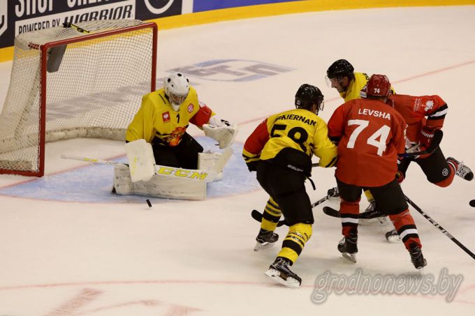 Битва характеров: «Неман» с победы стартовал в хоккейной Лиге Чемпионов