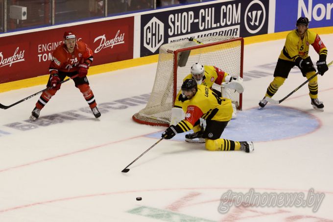 Битва характеров: «Неман» с победы стартовал в хоккейной Лиге Чемпионов