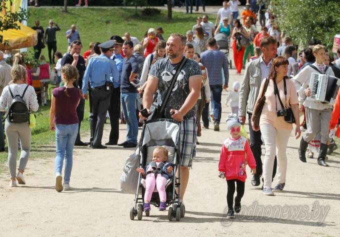 Фестиваль "Августовский канал в культуре трех народов" собрал в туристско-рекреационном парке тысячи гостей