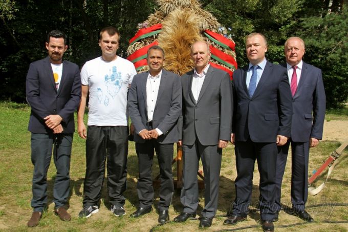 Фестиваль "Августовский канал в культуре трех народов" собрал в туристско-рекреационном парке тысячи гостей