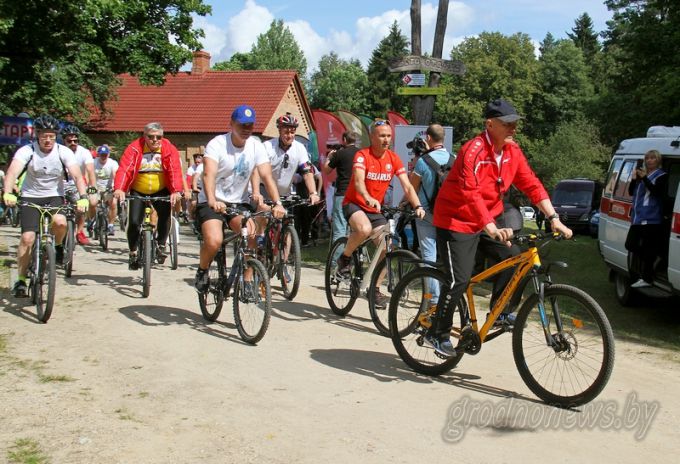 Фестиваль "Августовский канал в культуре трех народов" собрал в туристско-рекреационном парке тысячи гостей