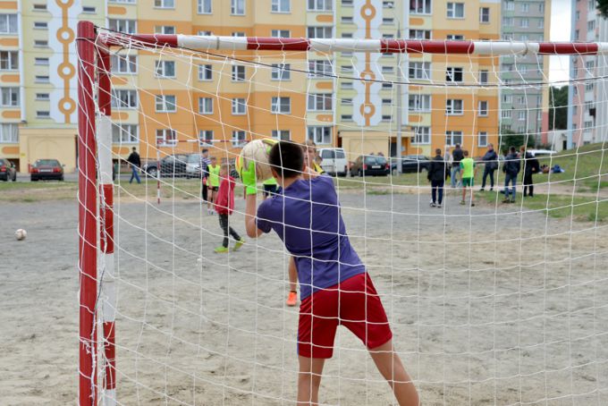 Куда приходит детство? Гомельчане благоустроили свой двор и организовали по этому случаю праздник