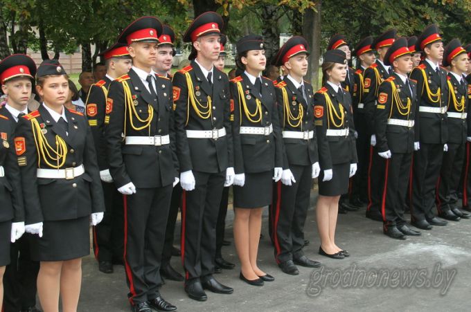 Звонок на урок. Более 110 тысяч школьников и 12 тысяч первоклашек сегодня начинают учебный год в Гродненской области