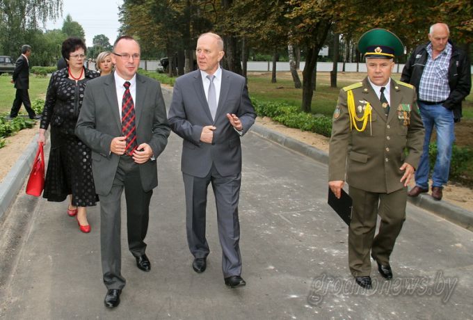 Звонок на урок. Более 110 тысяч школьников и 12 тысяч первоклашек сегодня начинают учебный год в Гродненской области