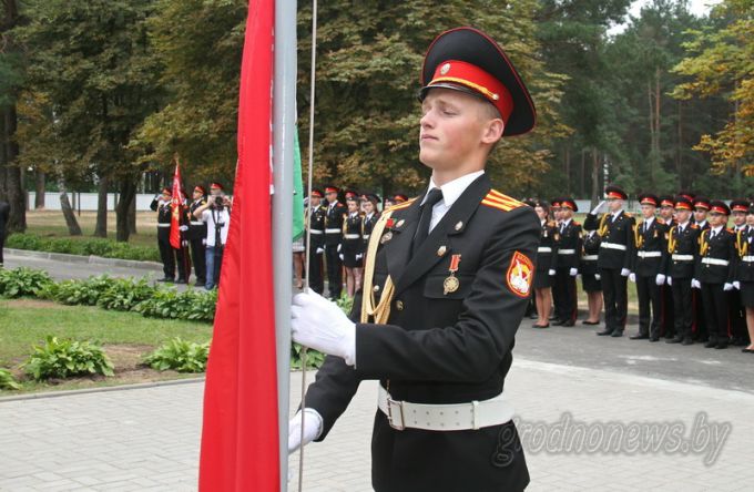 Звонок на урок. Более 110 тысяч школьников и 12 тысяч первоклашек сегодня начинают учебный год в Гродненской области