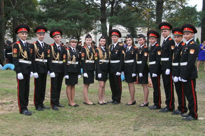 Звонок на урок. Более 110 тысяч школьников и 12 тысяч первоклашек сегодня начинают учебный год в Гродненской области