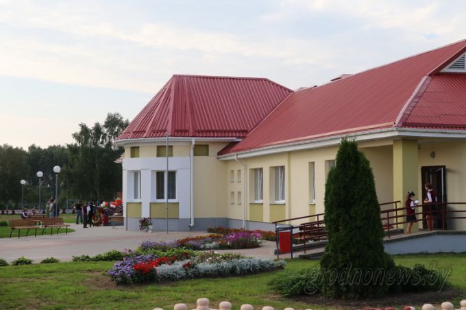 Звонок на урок. Более 110 тысяч школьников и 12 тысяч первоклашек сегодня начинают учебный год в Гродненской области