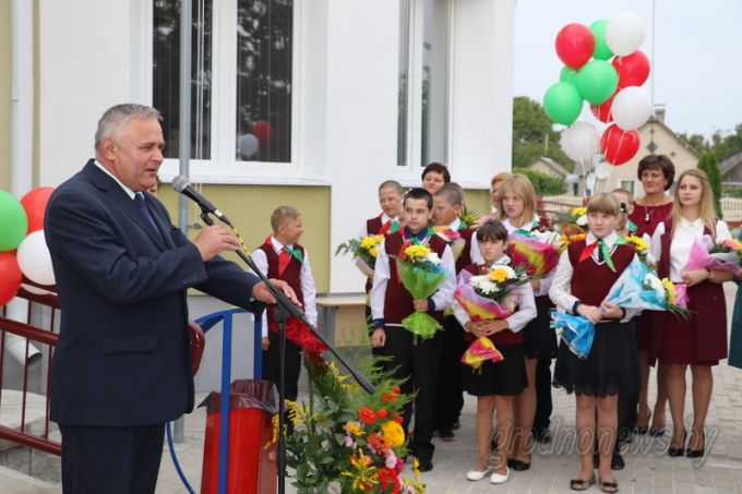 Звонок на урок. Более 110 тысяч школьников и 12 тысяч первоклашек сегодня начинают учебный год в Гродненской области