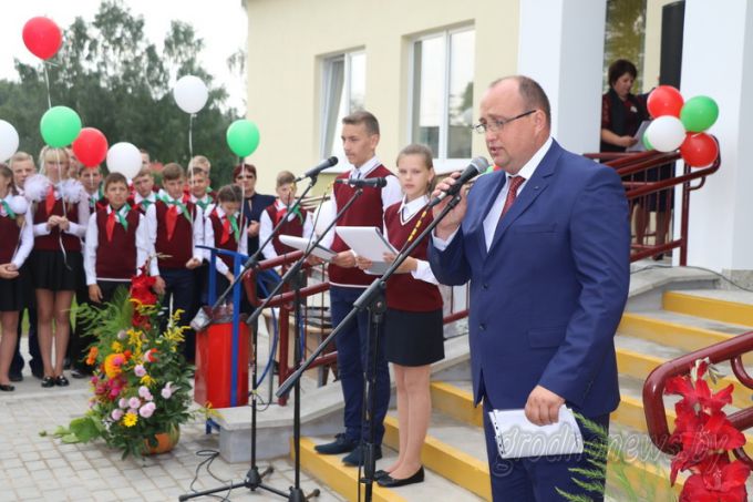 Звонок на урок. Более 110 тысяч школьников и 12 тысяч первоклашек сегодня начинают учебный год в Гродненской области