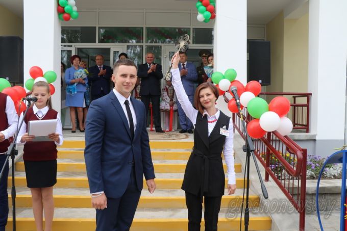 Звонок на урок. Более 110 тысяч школьников и 12 тысяч первоклашек сегодня начинают учебный год в Гродненской области