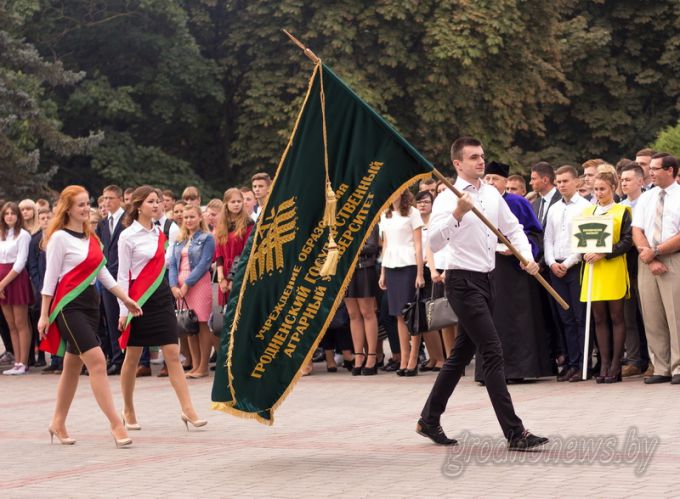 Звонок на урок. Более 110 тысяч школьников и 12 тысяч первоклашек сегодня начинают учебный год в Гродненской области