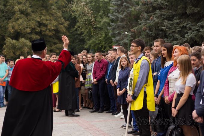 Звонок на урок. Более 110 тысяч школьников и 12 тысяч первоклашек сегодня начинают учебный год в Гродненской области