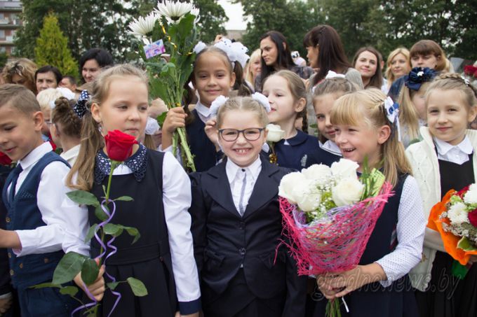 Звонок на урок. Более 110 тысяч школьников и 12 тысяч первоклашек сегодня начинают учебный год в Гродненской области