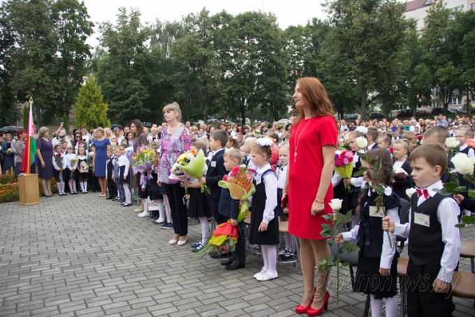 Звонок на урок. Более 110 тысяч школьников и 12 тысяч первоклашек сегодня начинают учебный год в Гродненской области