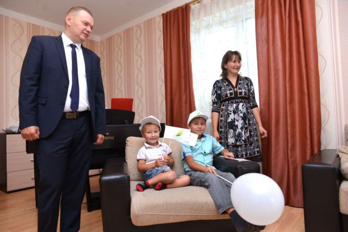 Чтобы сбывались мечты. Подарки и поздравления от администрации получили школьники Советского района