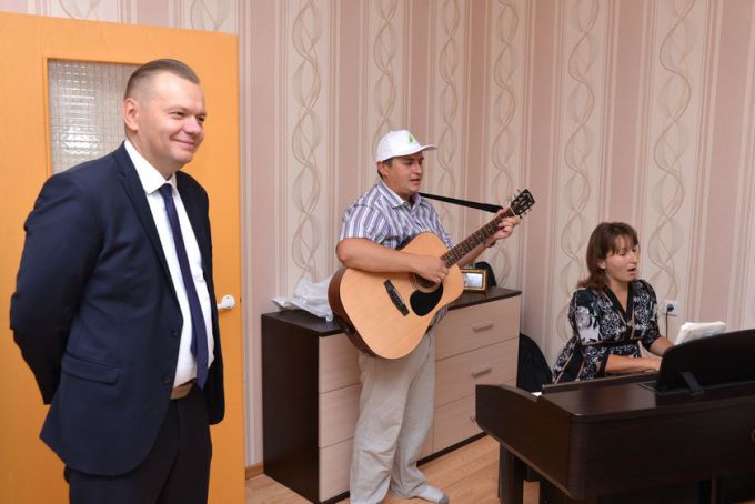 Чтобы сбывались мечты. Подарки и поздравления от администрации получили школьники Советского района