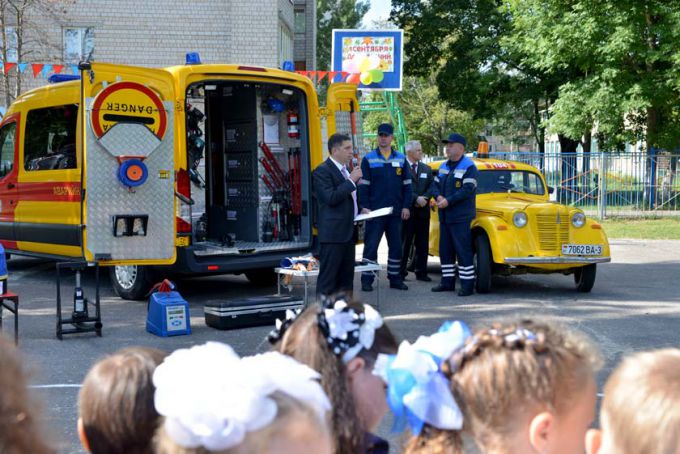 В гомельской школе после торжественной линейки объявили газовую тревогу