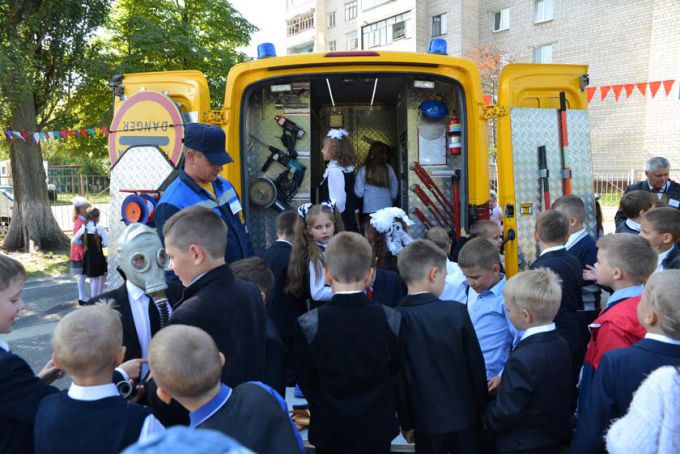 В гомельской школе после торжественной линейки объявили газовую тревогу
