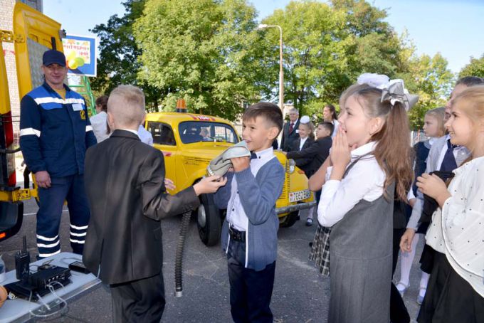 В гомельской школе после торжественной линейки объявили газовую тревогу