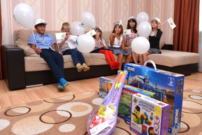 Чтобы мечты сбывались. Подарки к 1 сентября получили школьники Советского района