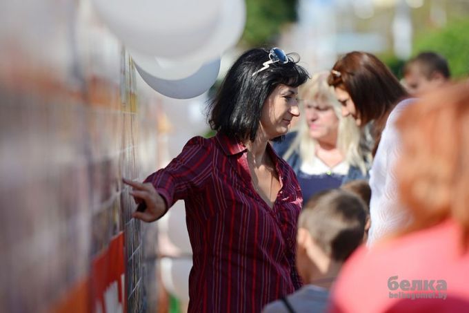 Городские газеты снова предлагают гомельчанам найти себя на огромном баннере