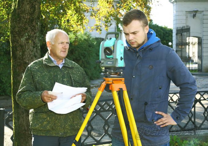 У стен Старого замка начались подготовительные работы к реставрации