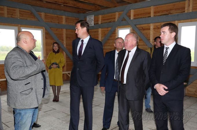 Первый заместитель главы Администрации Президента Республики Беларусь Максим Рыженков сегодня посетил Вороновский район (Дополнено)