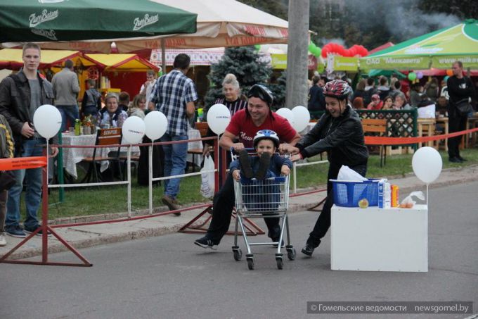 Инопланетяне, город будущего и гонки на тележках: День города в Советском районе