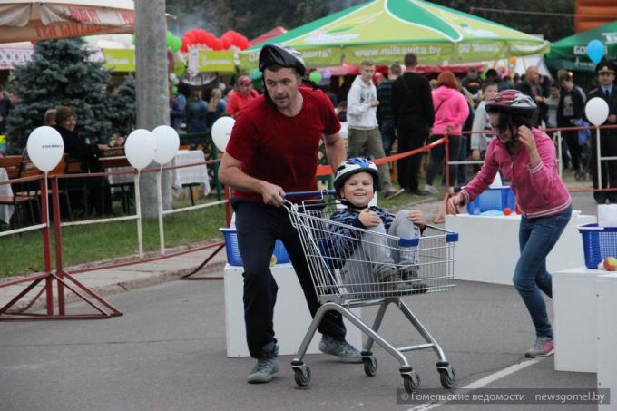 Инопланетяне, город будущего и гонки на тележках: День города в Советском районе