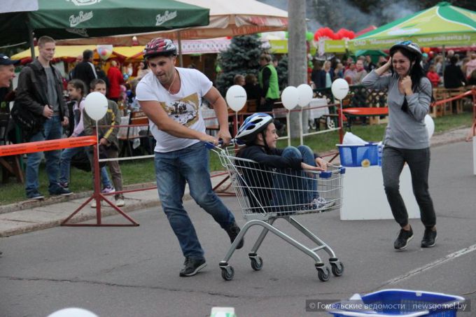 Инопланетяне, город будущего и гонки на тележках: День города в Советском районе