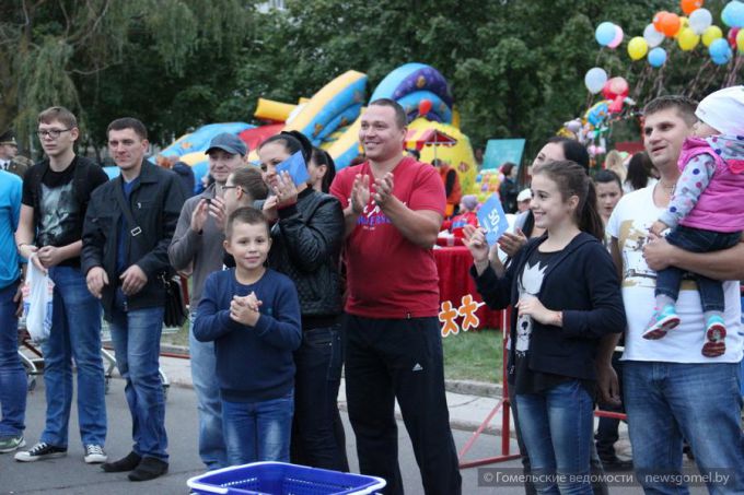 Инопланетяне, город будущего и гонки на тележках: День города в Советском районе