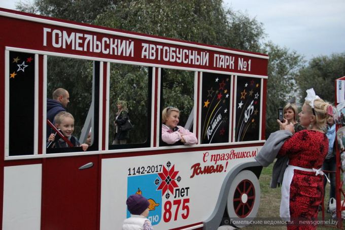Инопланетяне, город будущего и гонки на тележках: День города в Советском районе