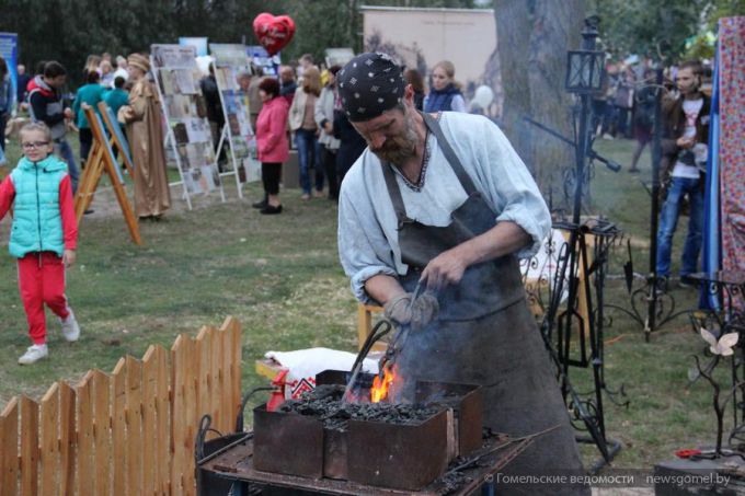 Инопланетяне, город будущего и гонки на тележках: День города в Советском районе