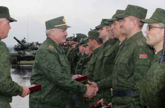 "Отработали с высоким качеством" - Александр Лукашенко оценил итоги учения "Запад-2017"