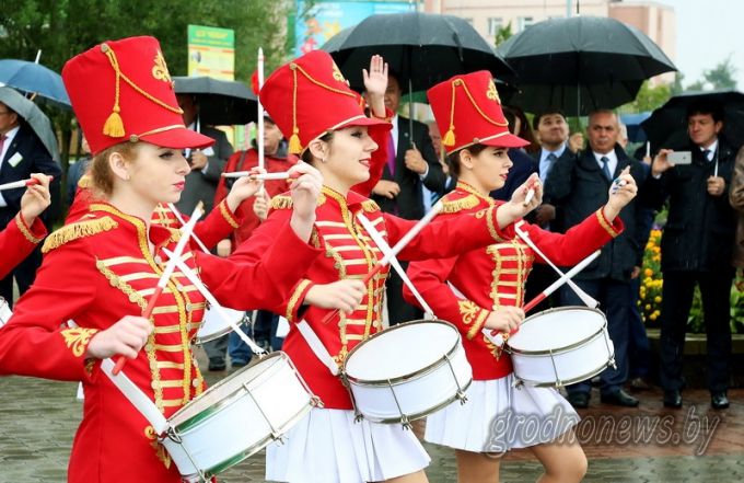 Деловой перекресток. XIX Республиканская универсальная выставка – ярмарка «Еврорегион «Неман-2017» открылась в Гродно (+Видео)